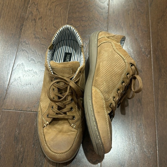 Muk Luks brown shoes- size 12 - Picture 2 of 5